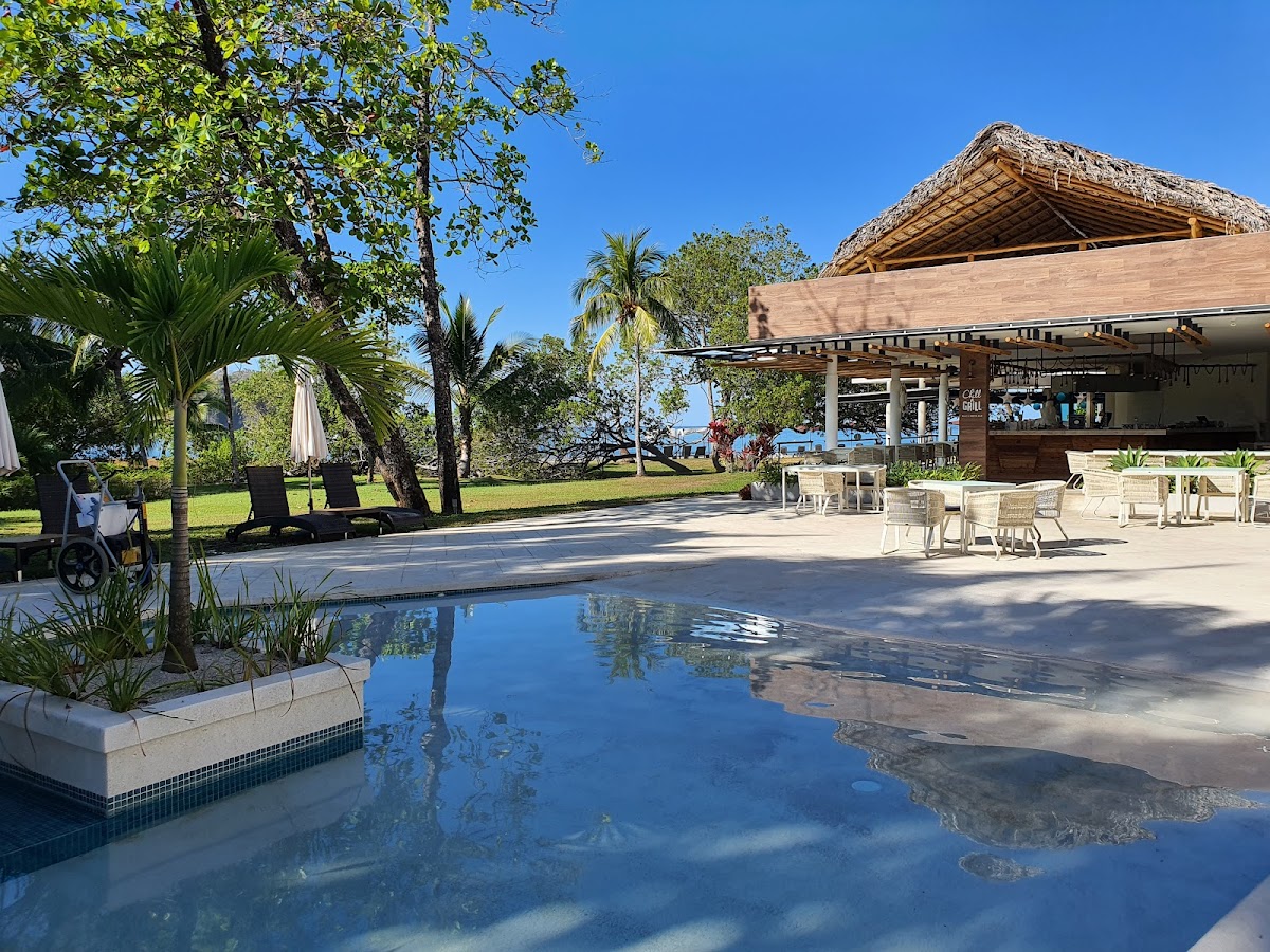 Azura Hotel - Photo 3