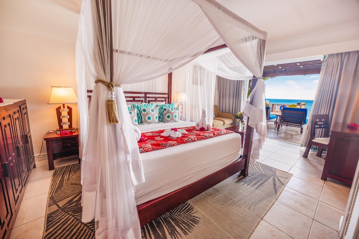 Calabash Cove Resort and Spa - Photo 2