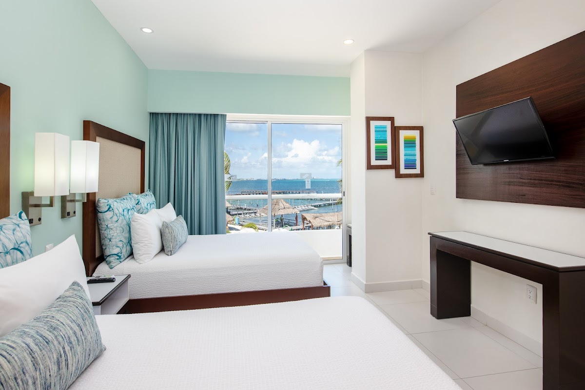 Cancun Bay Resort - All Inclusive - Photo 2