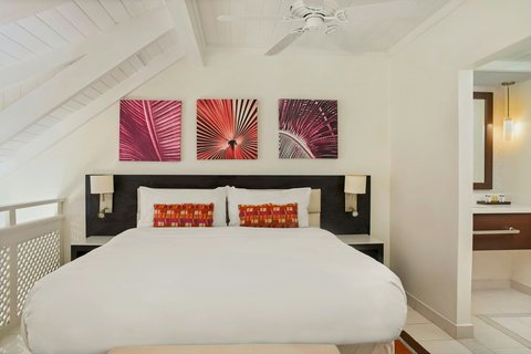 Crystal Cove by Elegant Hotels - Photo 2