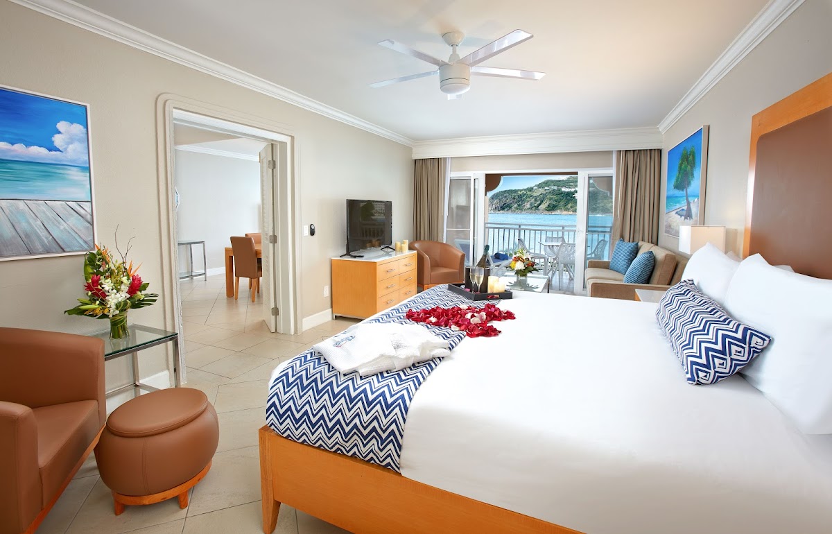 Divi Little Bay Beach Resort - Photo 2