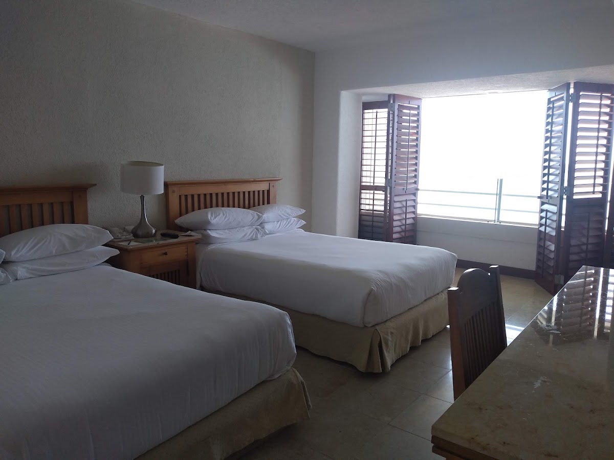 Emporio Ixtapa - Photo 2