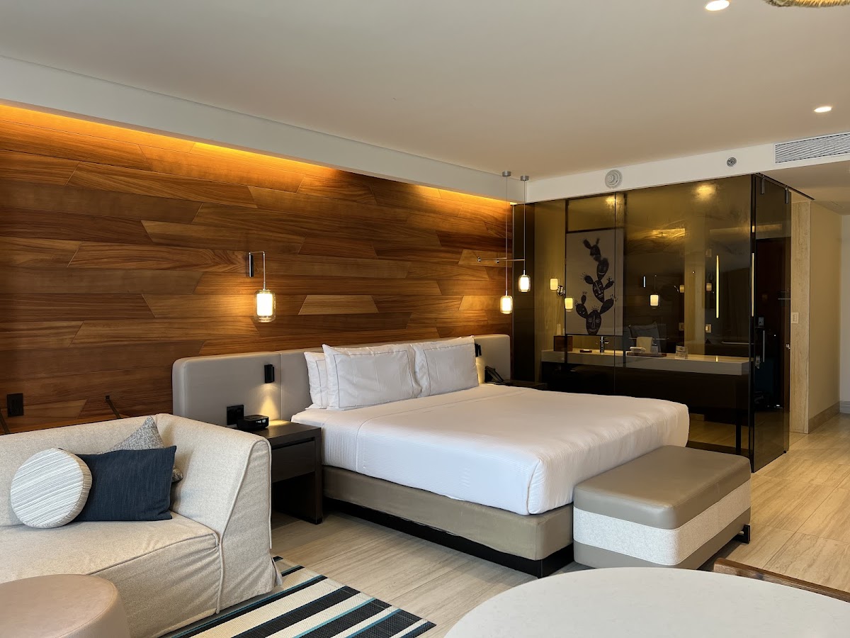 Hilton Cancun, an All-Inclusive Resort - Photo 2