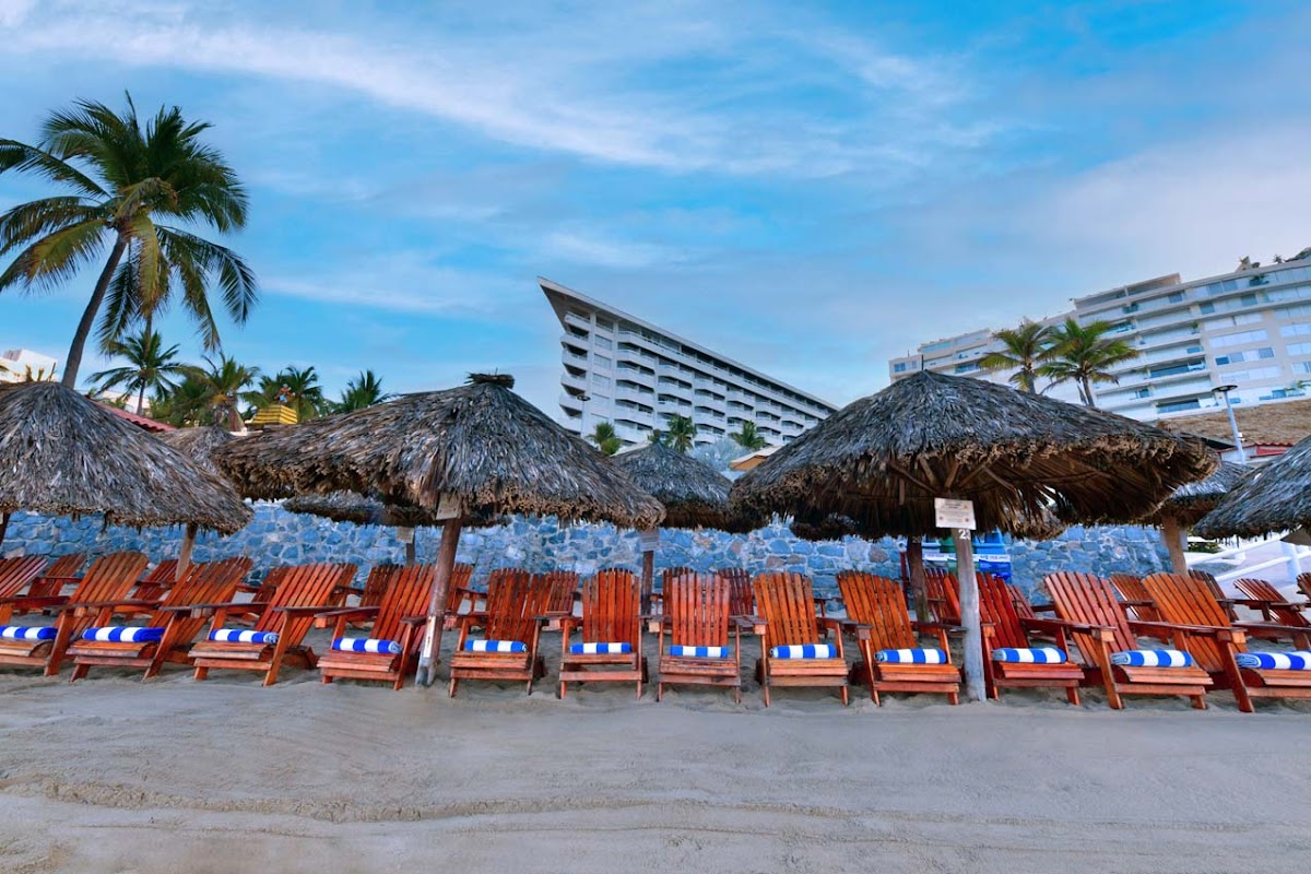 Hotel Krystal Ixtapa - Photo 1