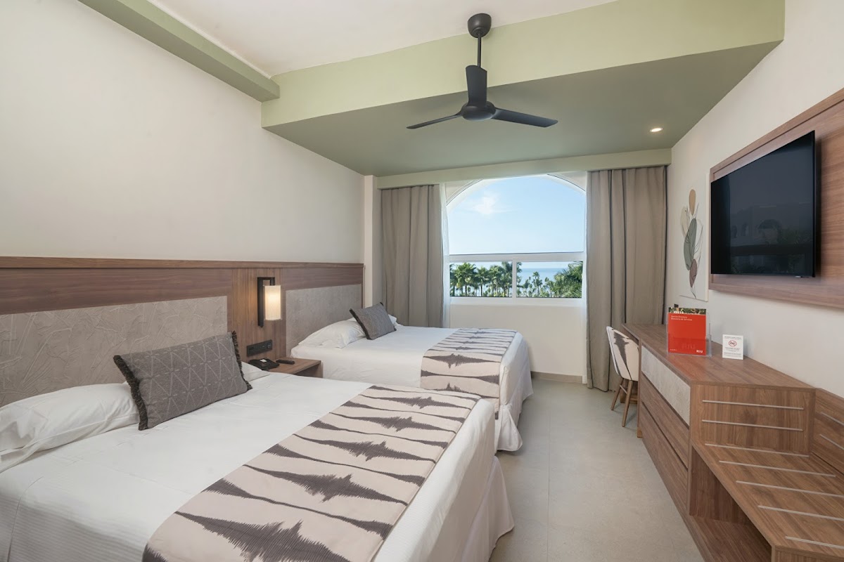 Hotel Riu Jalisco - Photo 2