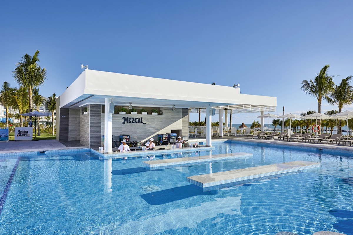 Hotel Riu Palace Costa Mujeres - Photo 1