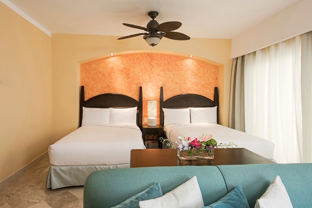 Iberostar Waves Paraíso del Mar - Photo 2