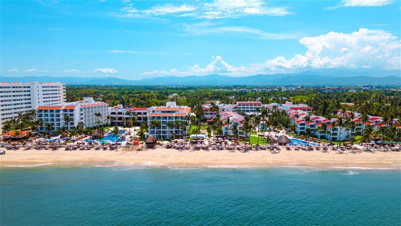 Marival Emotions Resort & Suites - Photo 1