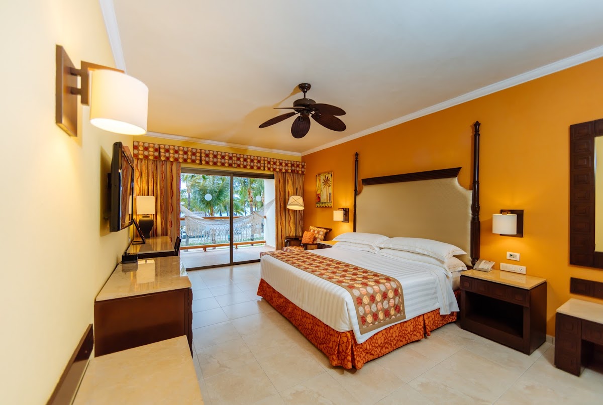 Premium Level at Barcelo Maya Palace - Photo 2