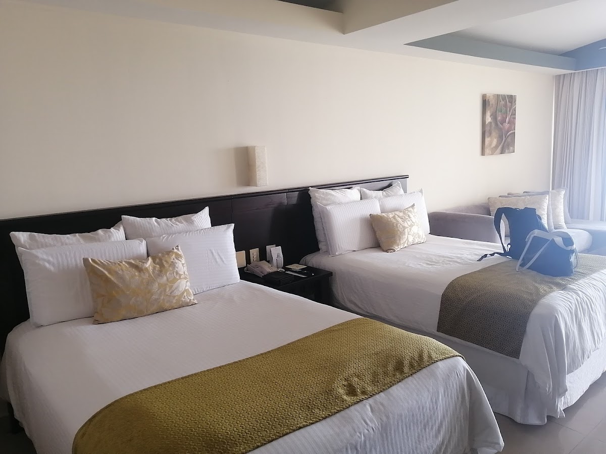 Wyndham Alltra Vallarta - Photo 2