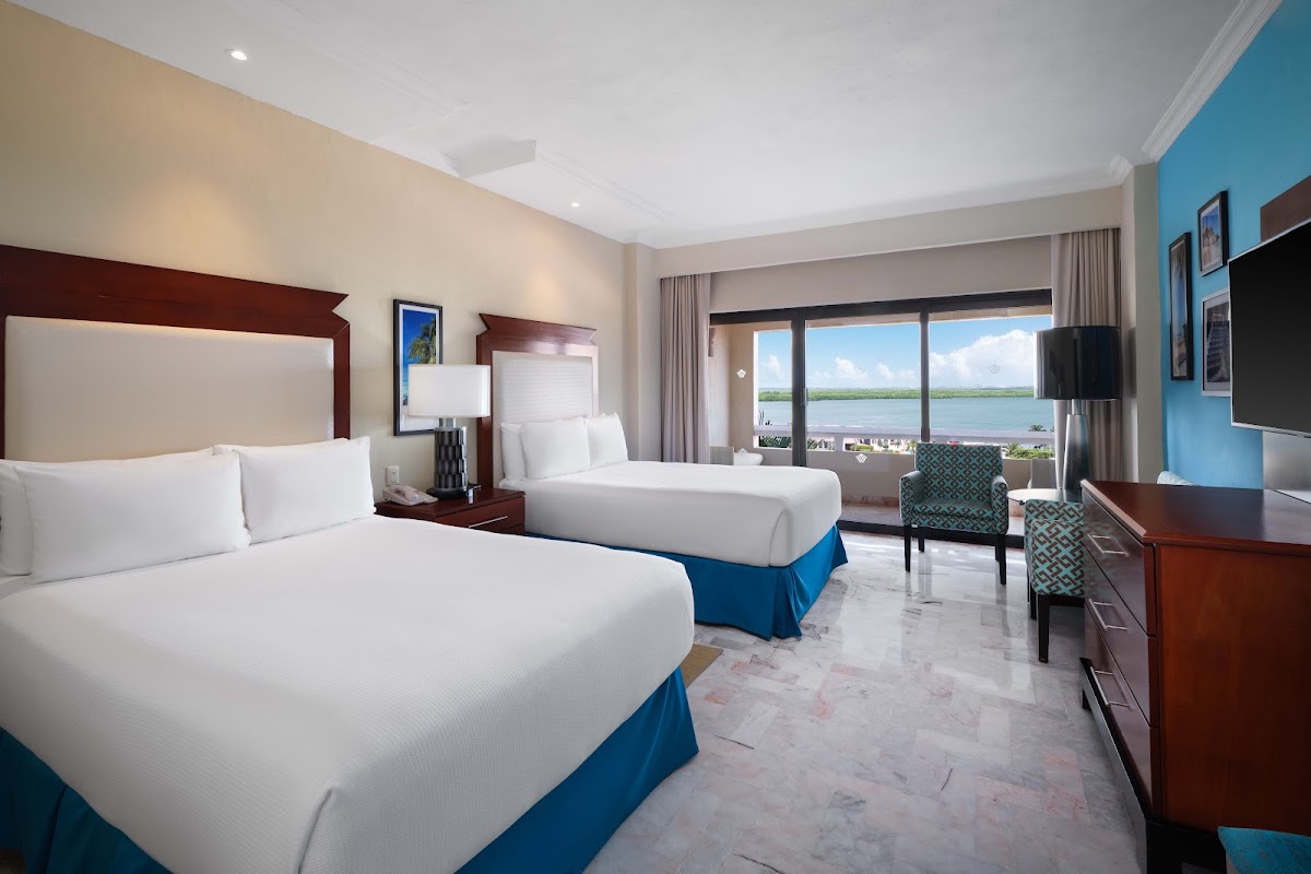 Wyndham Grand Cancun All Inclusive Resort & Villas - Photo 2